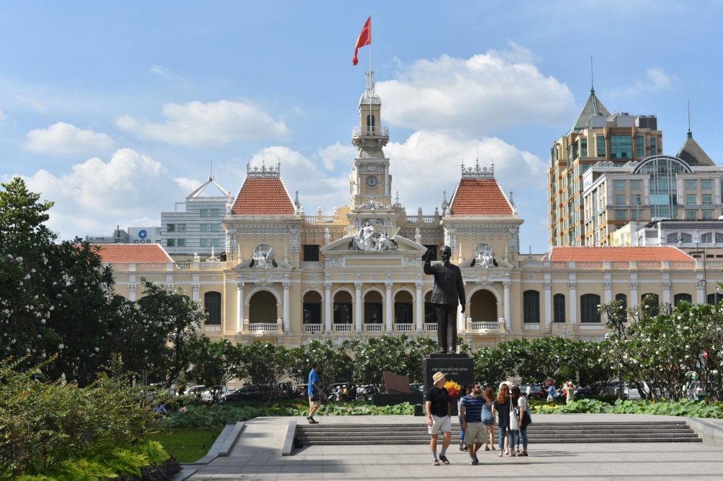 nguyen hue walking street