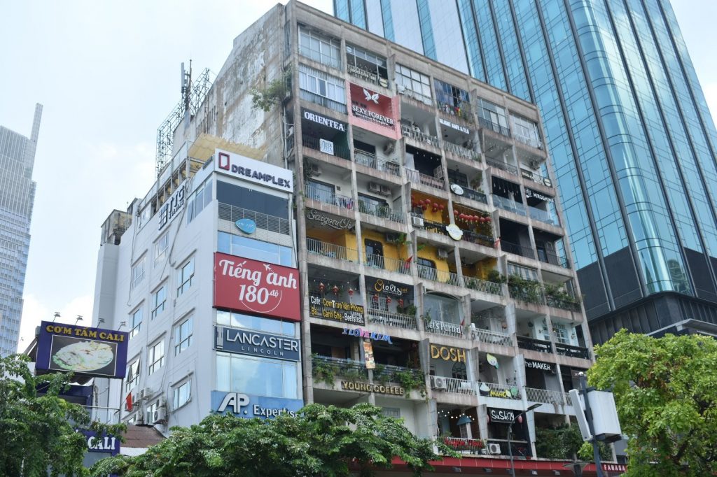 Vietnamese Architecture - Cafe Apartments building